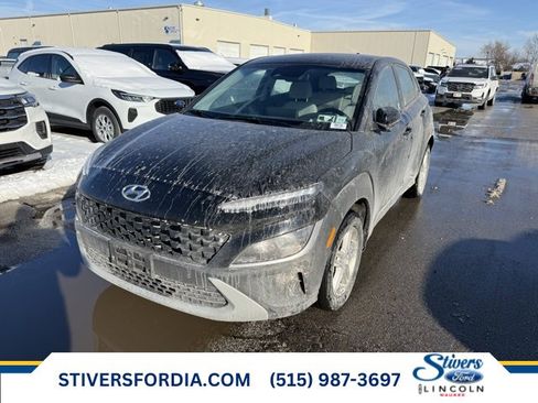 Used 2023 Hyundai Kona SE image 1