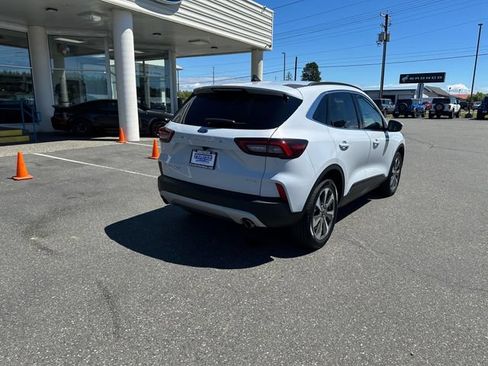 Certified 2025 Ford Escape Platinum AWD/4WD image 2