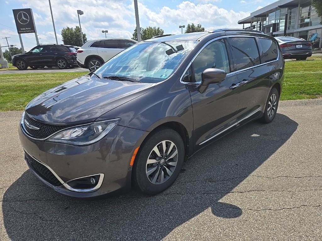 Used 2020 Chrysler Pacifica Touring-L Plus FWD image 7