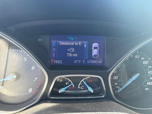 Used 2013 Ford Focus SE w/ SE Winter Pkg FWD image 12
