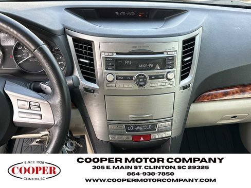 Used 2011 Subaru Outback 2.5i Limited image 23