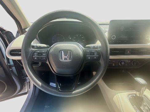 Used 2024 Honda HR-V LX image 8