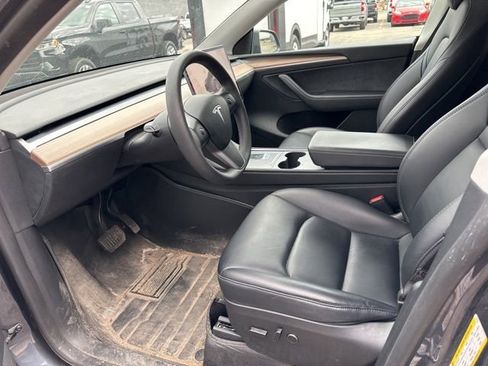 Used 2023 Tesla Model Y Long Range image 9