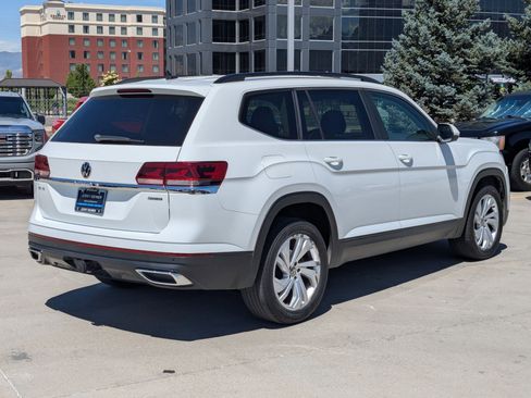 Used 2023 Volkswagen Atlas SE AWD/4WD image 6