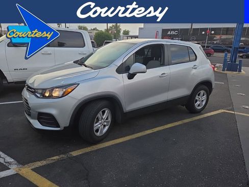 Used 2021 Chevrolet Trax LS w/ Tint and Cruise Package FWD image 1