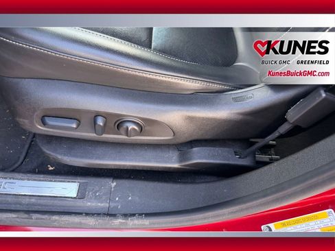 Used 2023 GMC Acadia SLT AWD/4WD image 15