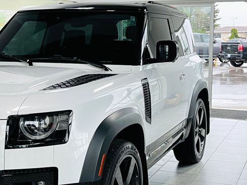 Used 2023 Land Rover Defender 90 X-Dynamic SE AWD/4WD image 2