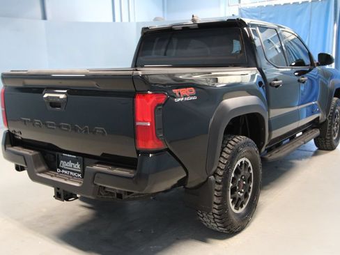 Used 2025 Toyota Tacoma TRD Off-Road AWD/4WD image 30