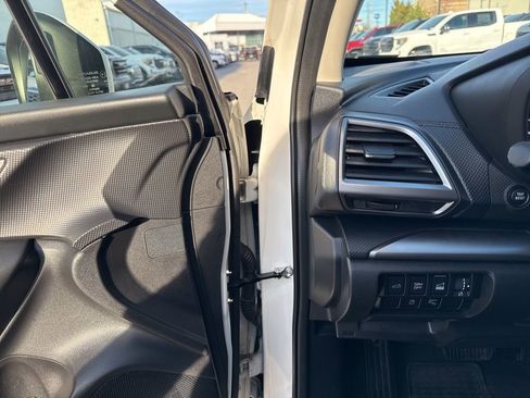 Used 2024 Subaru Forester Premium image 12