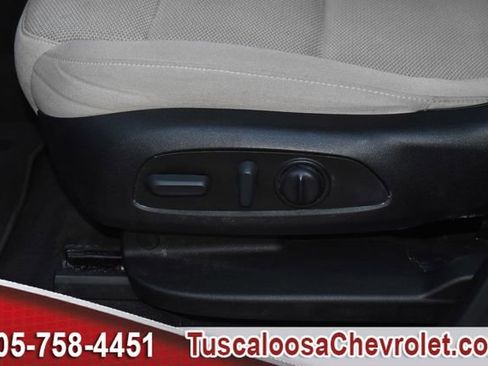 Certified 2023 Chevrolet Traverse LS image 20