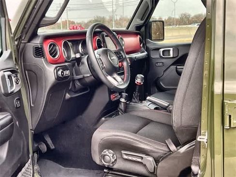 Used 2021 Jeep Wrangler Unlimited Rubicon w/ Cold Weather Group image 3