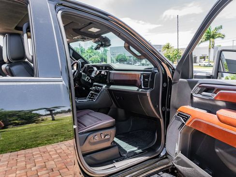 Used 2024 GMC Sierra 3500 Denali Ultimate AWD/4WD image 44