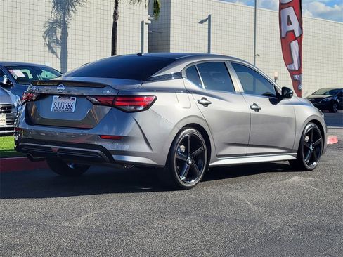 Used 2023 Nissan Sentra SR w/ SR Premium Package image 2