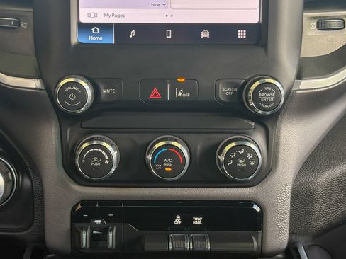 Used 2022 RAM 1500 Big Horn AWD/4WD image 16