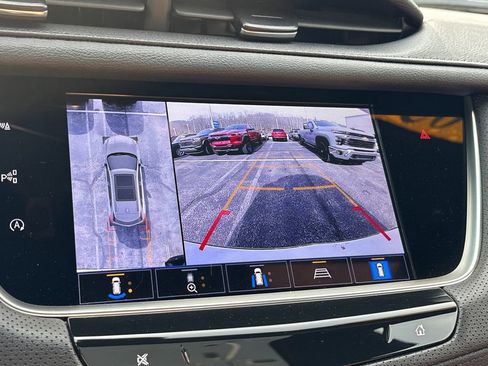Used 2025 Cadillac XT5 Premium Luxury w/ Technology Package AWD/4WD image 18