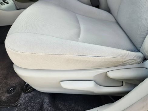 Used 2012 Toyota Prius Three w/ Solar Roof Pkg FWD image 27