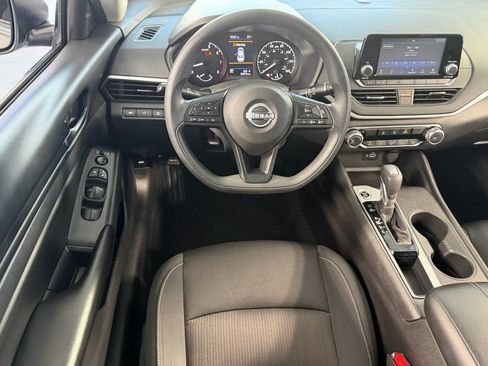 Used 2024 Nissan Altima 2.5 S FWD image 12