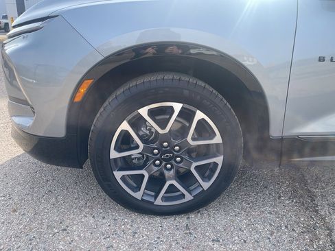 Used 2025 Chevrolet Blazer RS image 2