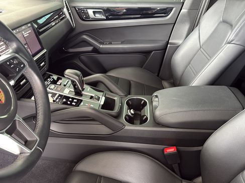Used 2021 Porsche Cayenne S AWD/4WD image 17
