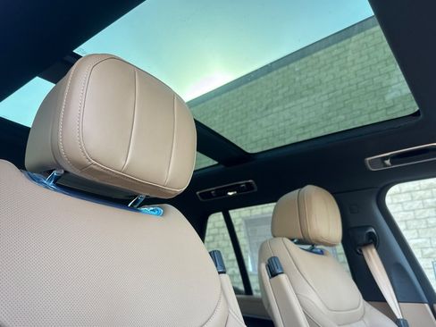 New 2026 Land Rover Range Rover SE AWD/4WD image 18