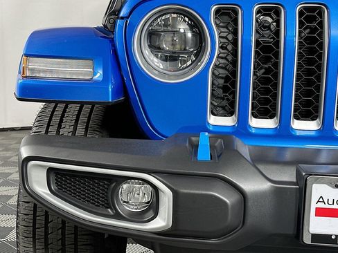 Used 2023 Jeep Wrangler Sahara image 16