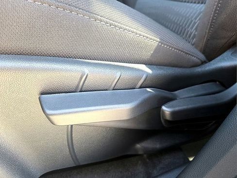 New 2026 Chevrolet Equinox LT FWD image 17