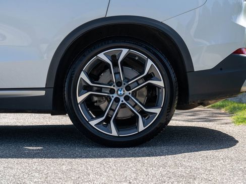 Used 2020 BMW X5 xDrive50i w/ Executive Package AWD/4WD image 10