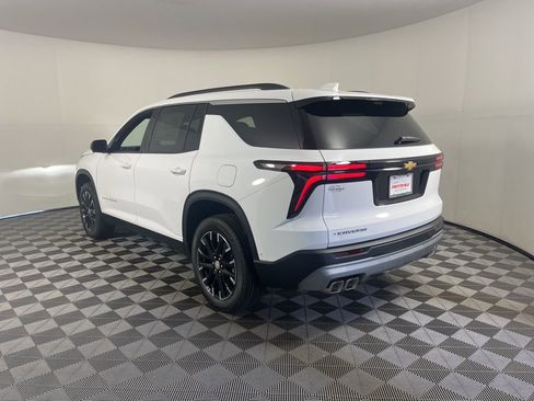 New 2026 Chevrolet Traverse LT FWD image 3