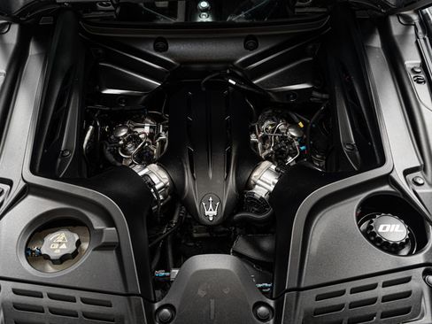 Used 2022 Maserati MC20 Coupe image 12