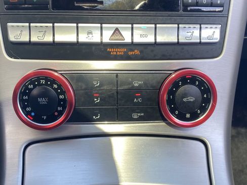 Used 2014 Mercedes-Benz SLK 350 image 27