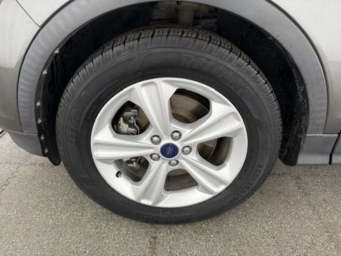 Used 2015 Ford Escape SE w/ Equipment Group 201A FWD image 6