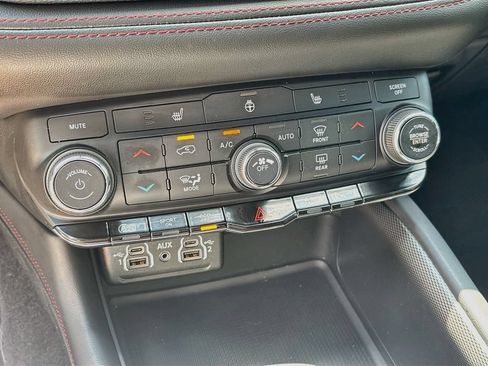 Used 2025 Dodge Durango GT w/ Blacktop Package RWD image 16