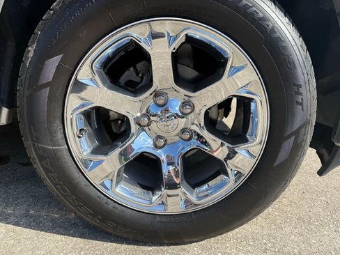 Used 2017 RAM 1500 Laramie image 9