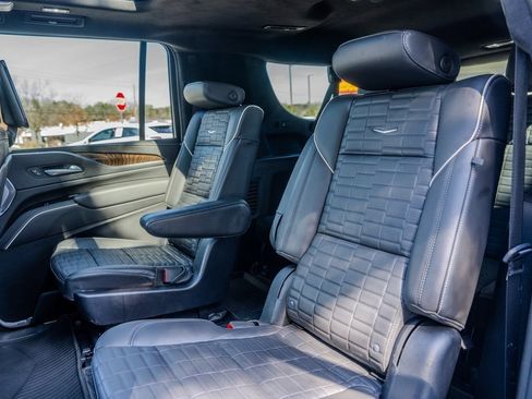 Used 2024 Cadillac Escalade ESV Sport Platinum w/ LPO, ONYX Package image 20