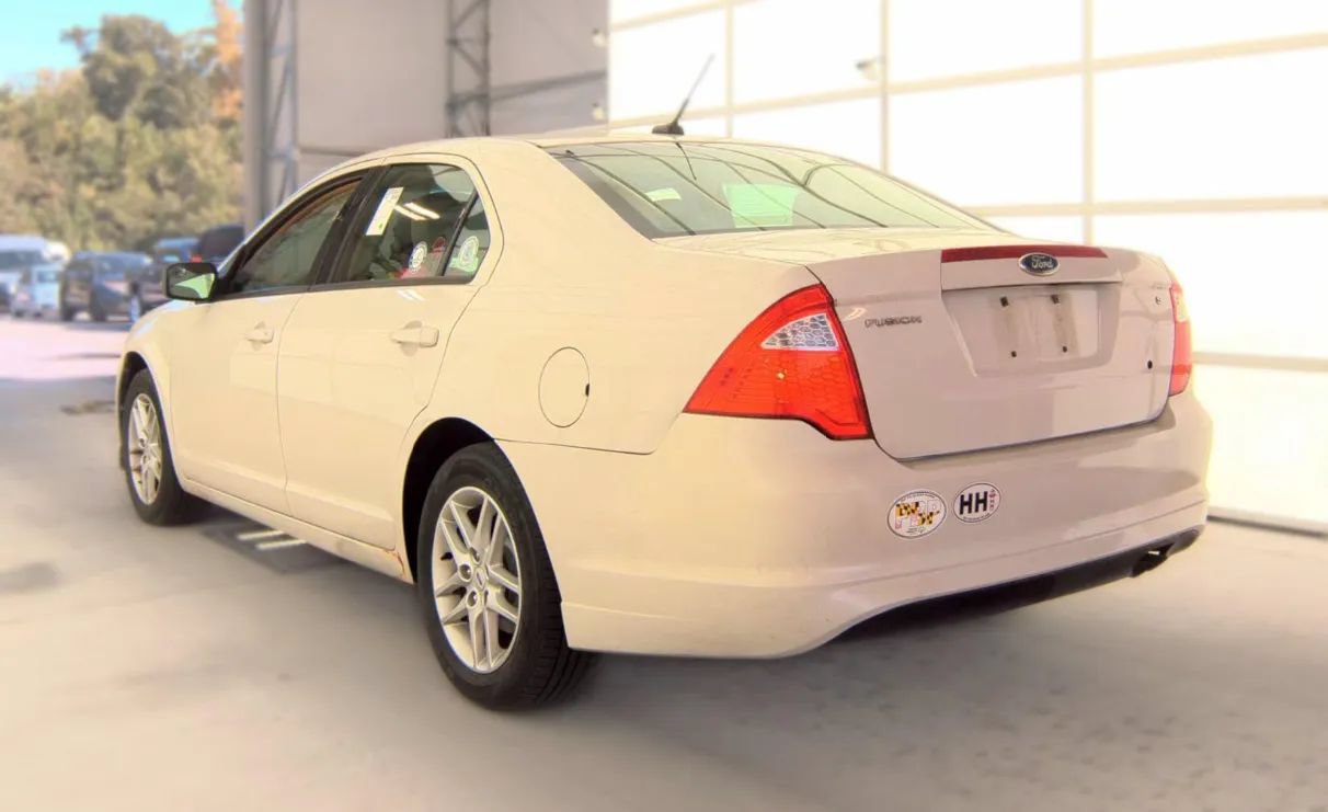 Used 2012 Ford Fusion S FWD image 4