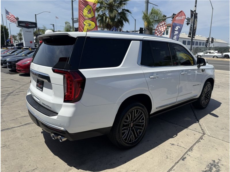 Used 2021 GMC Yukon Denali w/ Denali Premium Package RWD image 14