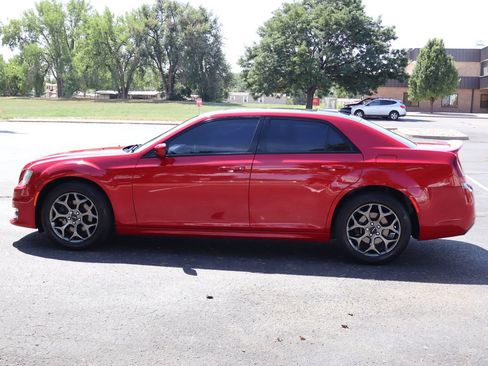 Used 2018 Chrysler 300 S w/ S Model Appearance Package AWD/4WD image 9
