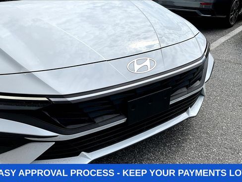 Used 2025 Hyundai Elantra Sport FWD image 39