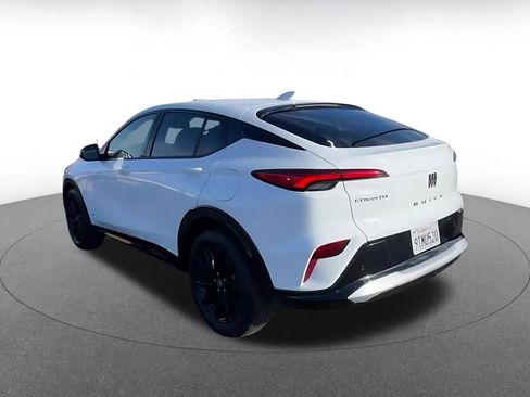 Used 2025 Buick Envista Sport Touring image 11