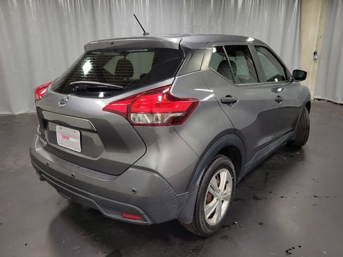 Used 2020 Nissan Kicks S image 9