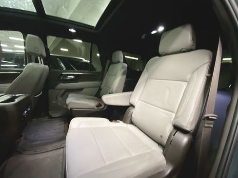 Used 2025 Chevrolet Tahoe Z71 w/ Comfort Package image 25