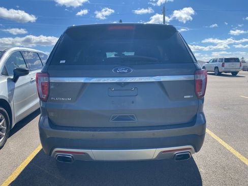 Used 2017 Ford Explorer Platinum image 11