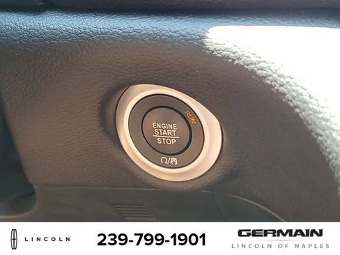 Used 2023 Chrysler Pacifica Pinnacle FWD image 34