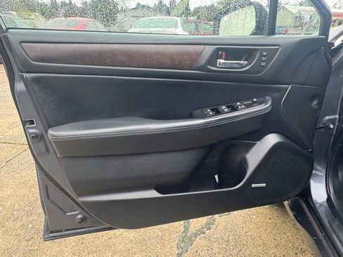 Used 2015 Subaru Outback 2.5i Limited image 14