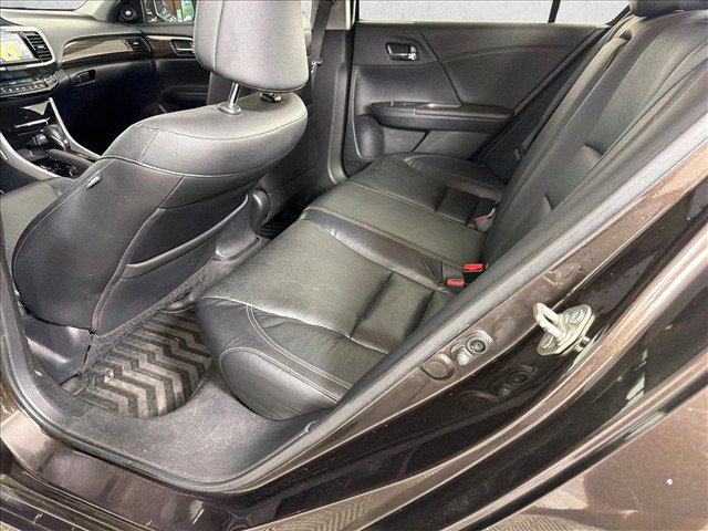 Used 2016 Honda Accord Touring image 22
