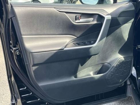 Used 2025 Toyota RAV4 XLE FWD image 14