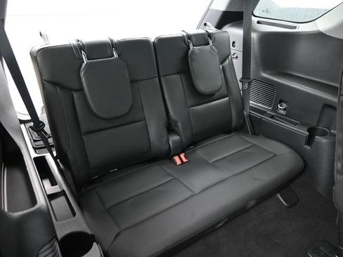 Used 2024 Ford Explorer XLT w/ Equipment Group 202A AWD/4WD image 9