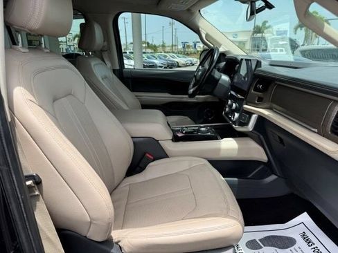 Used 2022 Ford Expedition Max Limited AWD/4WD image 11