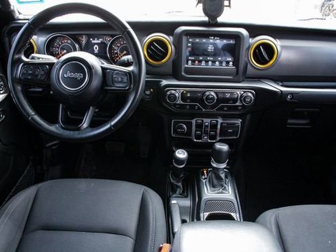 Used 2022 Jeep Gladiator Willys image 29