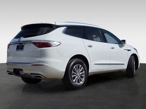Used 2024 Buick Enclave Premium AWD/4WD image 4